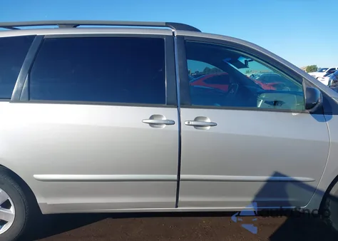 2006 Toyota Sienna Le z USA, uszkodzony, nr VIN 5TDZA23C16S562792